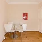 Central Comfy 1Br Flat, 5 Minutes Chalk Farm Tube