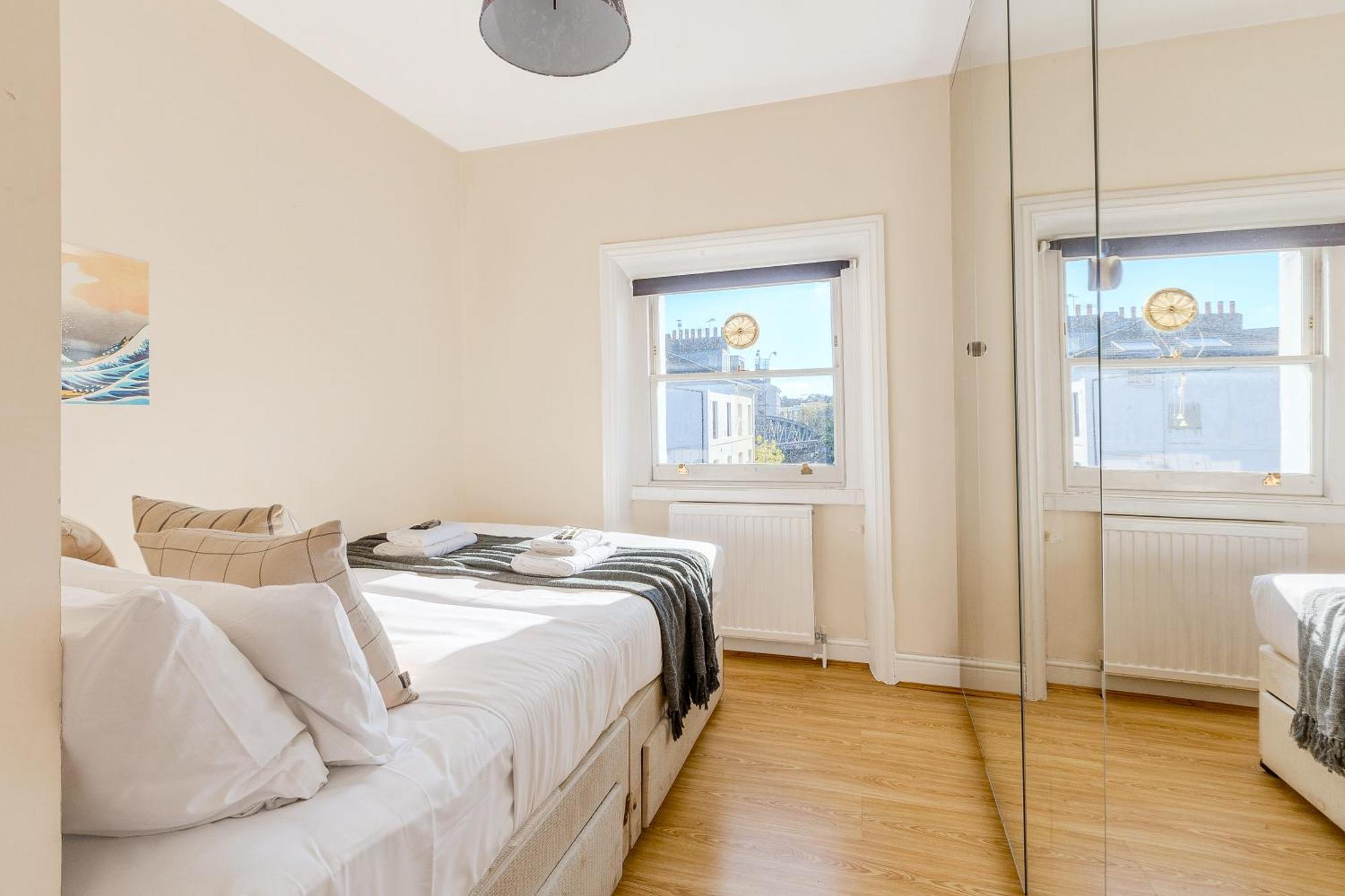 Comfy 1br Flat, 5 Minutes Chalk Farm Tube Londra