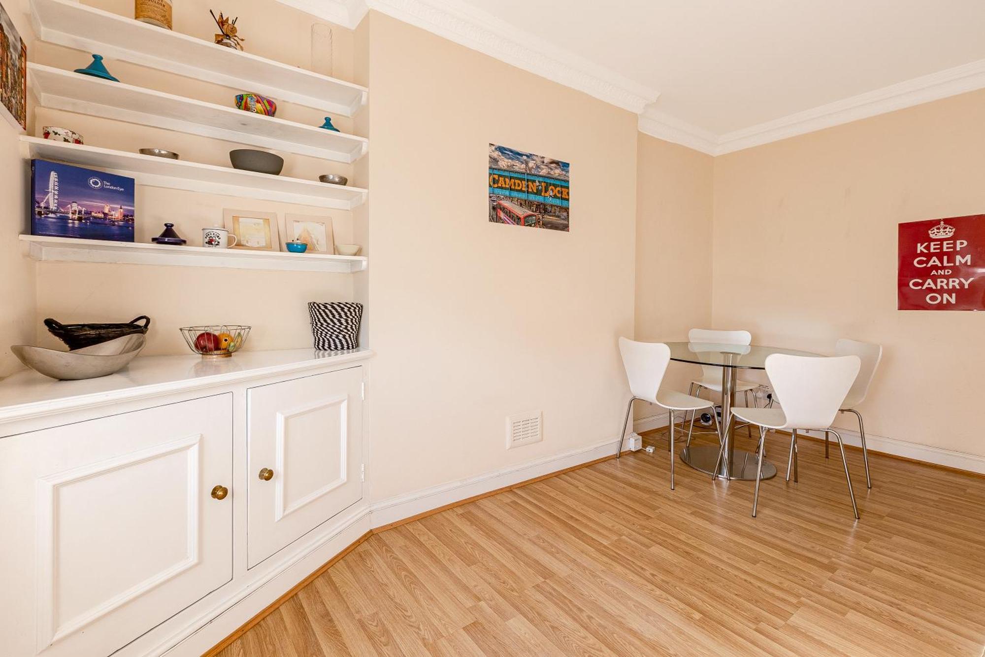 Comfy 1br Flat, 5 Minutes Chalk Farm Tube Appartamento Londra